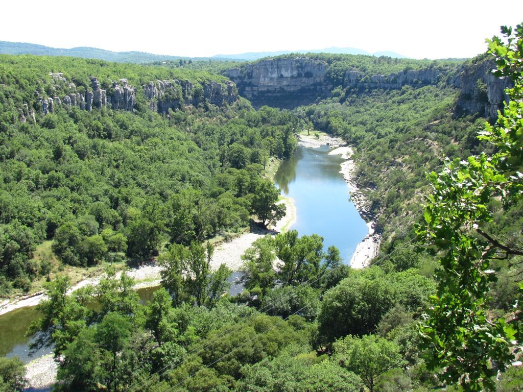 Camping Les Chenes Chauzon Bagian luar foto
